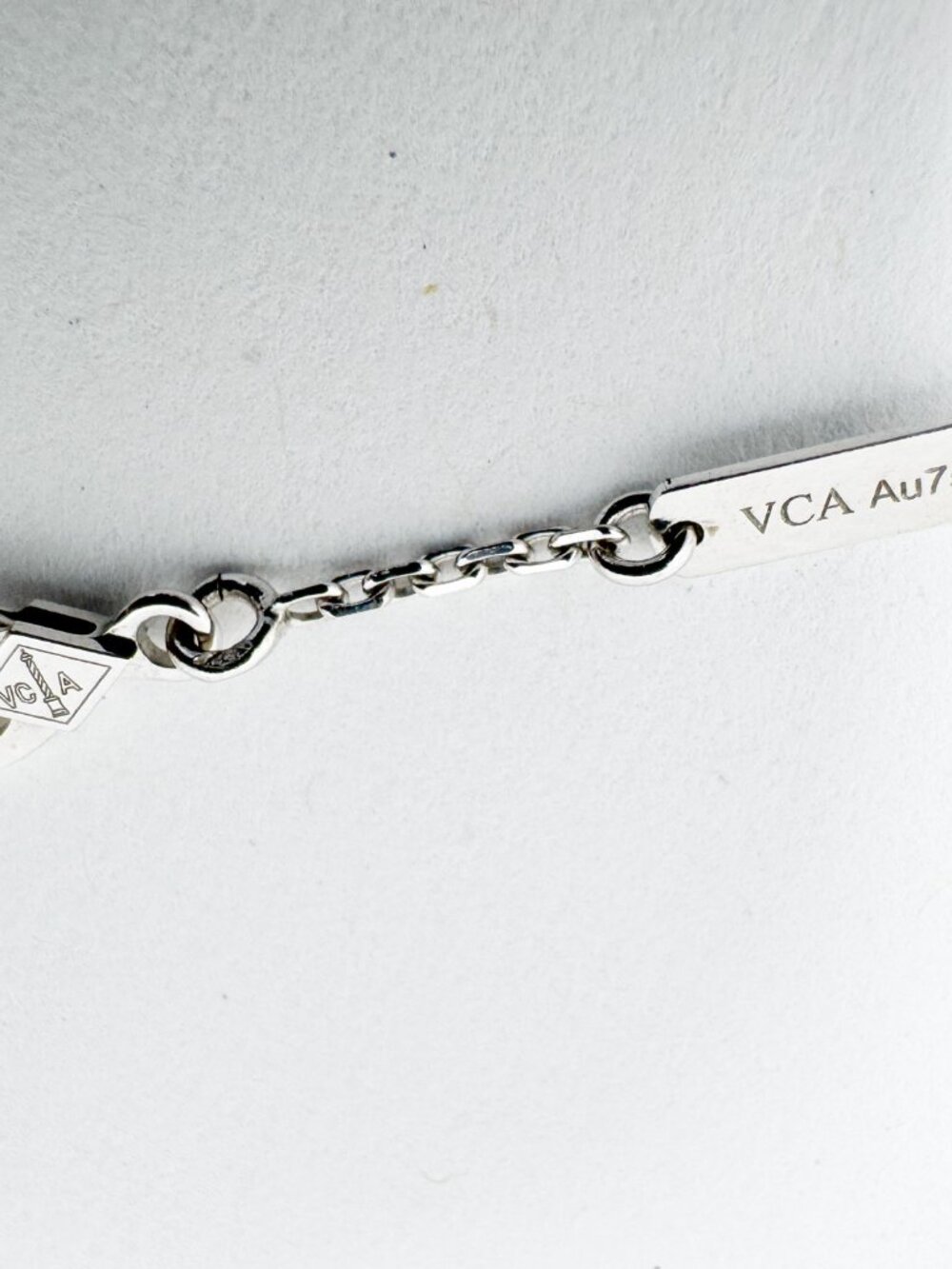 Van Cleef & Arpels Lotus openwork pendant mini model - Picture 10 of 10